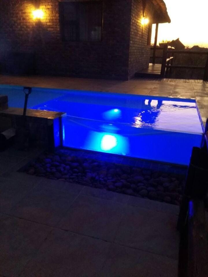 Swimming pool, Swimming pool