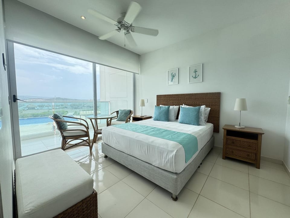Bed, Natural landscape, View (from property/room), Balcony/Terrace, Photo of the whole room, Seating area