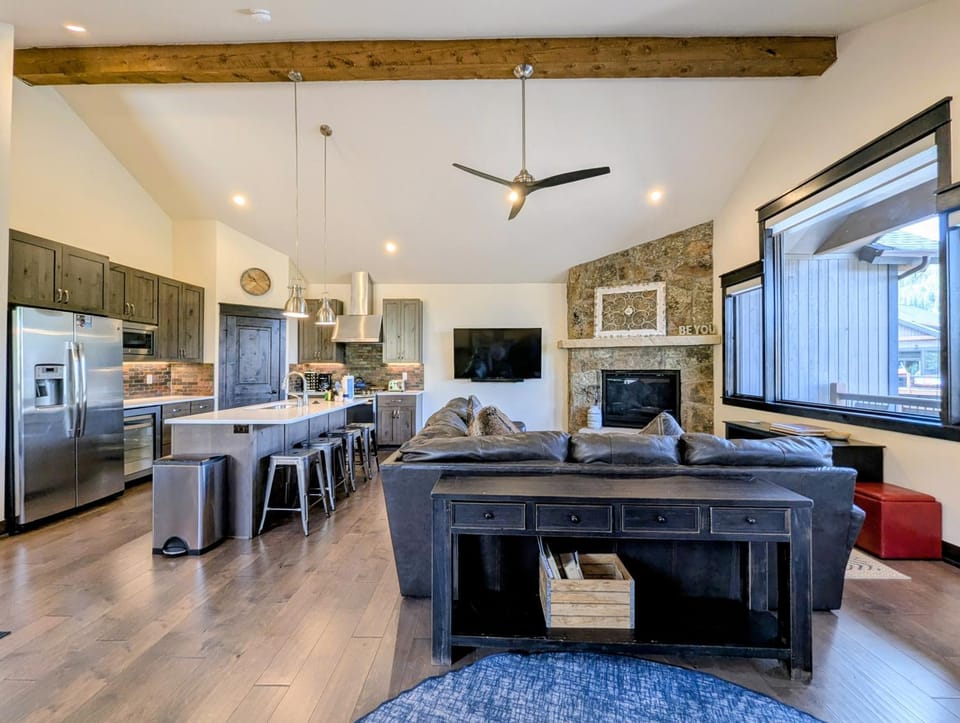 River Run Townhomes 100 by SummitCove Lodging House in Keystone