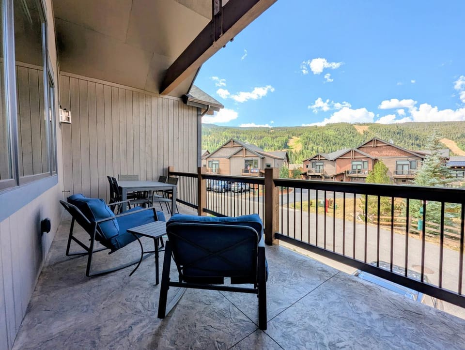 River Run Townhomes 100 by SummitCove Lodging House in Keystone