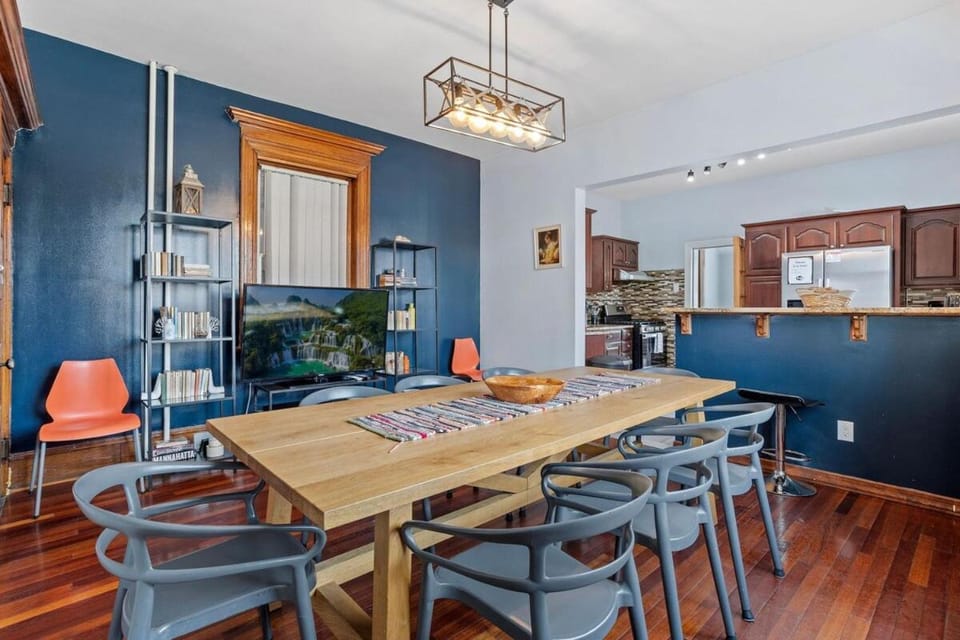 Luxury 8 Bedroom House, Steps to Tropicana, Beach and Boardwalk! House in Atlantic City