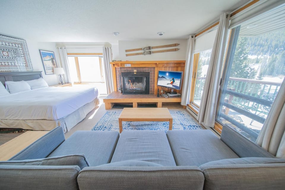 Lenawee 1728 by SummitCove Lodging in Colorado House in Keystone