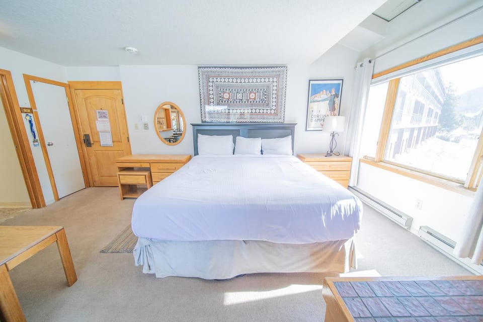 Lenawee 1728 by SummitCove Lodging in Colorado House in Keystone