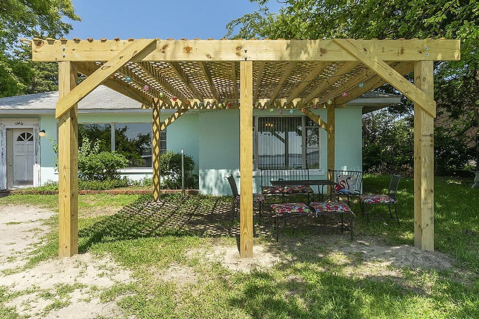 Charming Waterfront Cabin Cabin Cabin in Norfolk