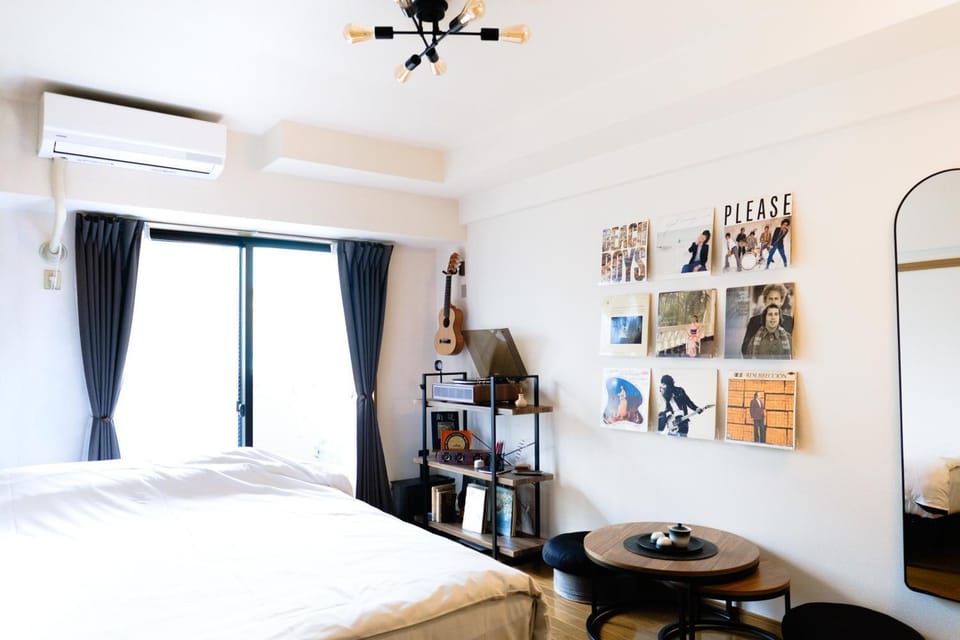 Bed, Photo of the whole room, Decorative detail, Bedroom