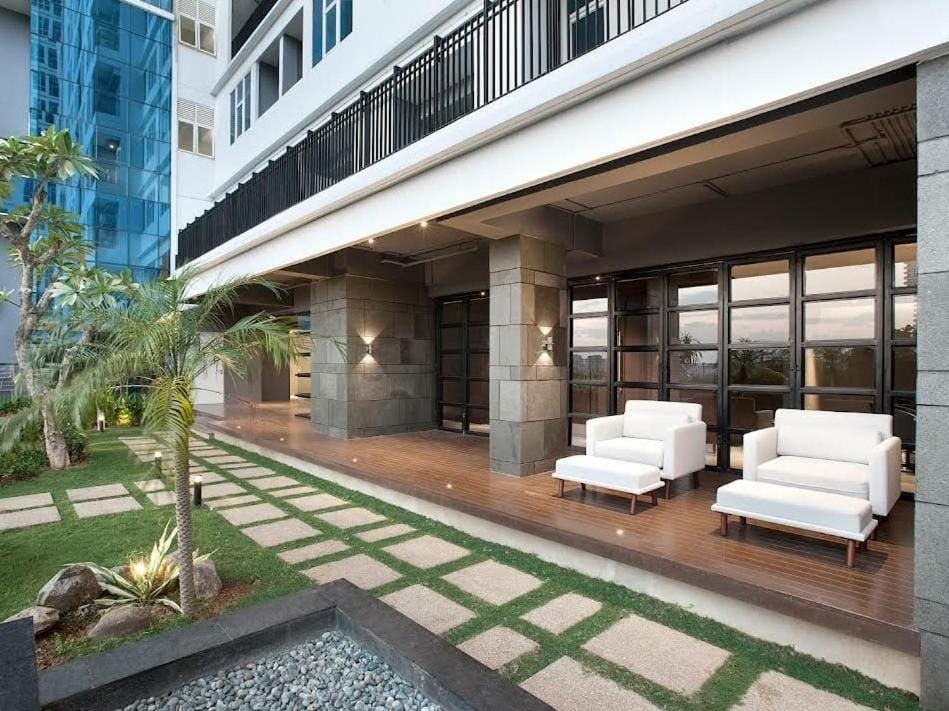 Property building, Garden, Seating area, Garden view