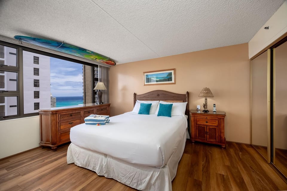Bed, Bedroom, Sea view