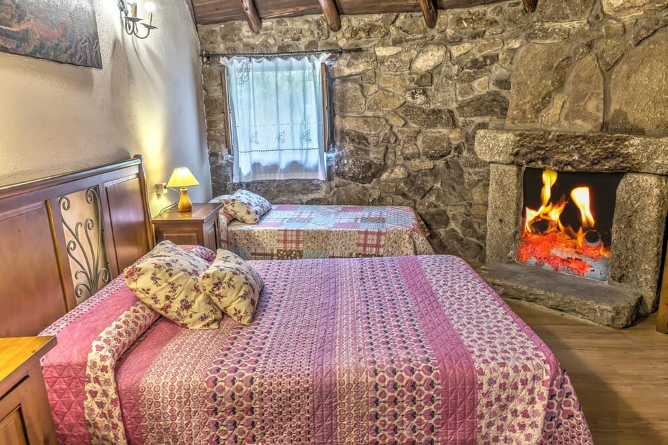 Chozos Rurales El Solitario Country House in Extremadura, Spain