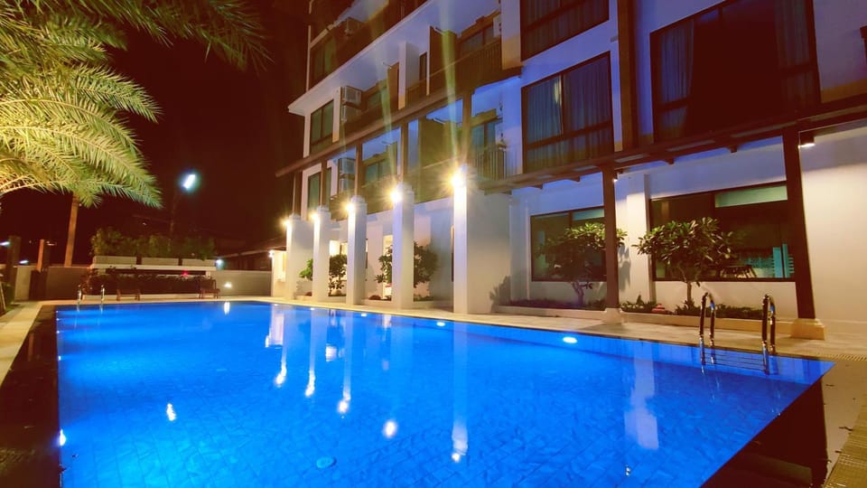 Swimming pool