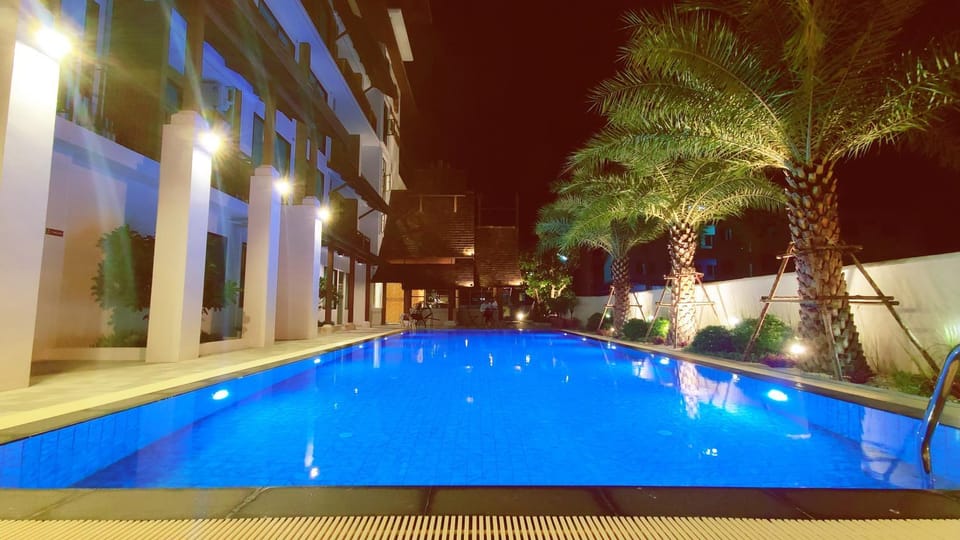 Swimming pool