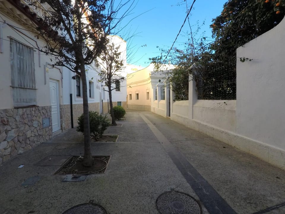 Property building, Neighbourhood, City view, Street view