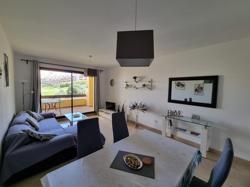 Communal lounge/ TV room, TV and multimedia, Living room, Seating area, Dining area
