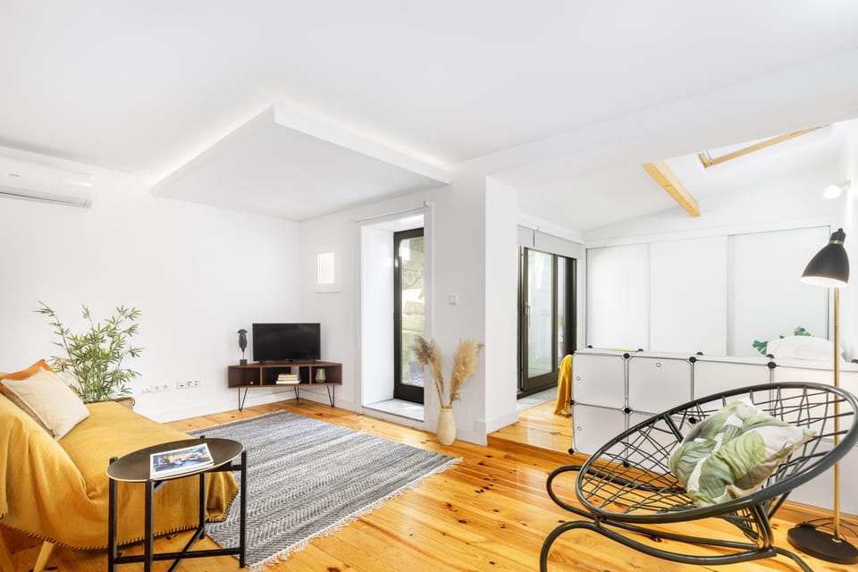 Patio, TV and multimedia, Living room, Photo of the whole room, Seating area, Bedroom, wardrobe, air conditioner