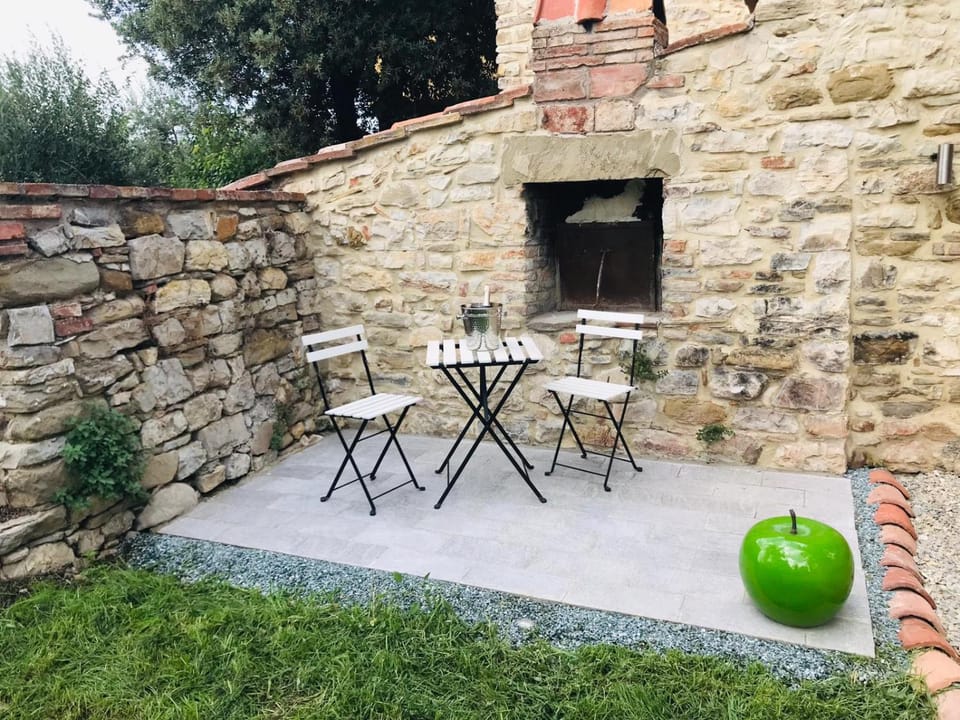 Patio, Garden, Dining area, Garden view