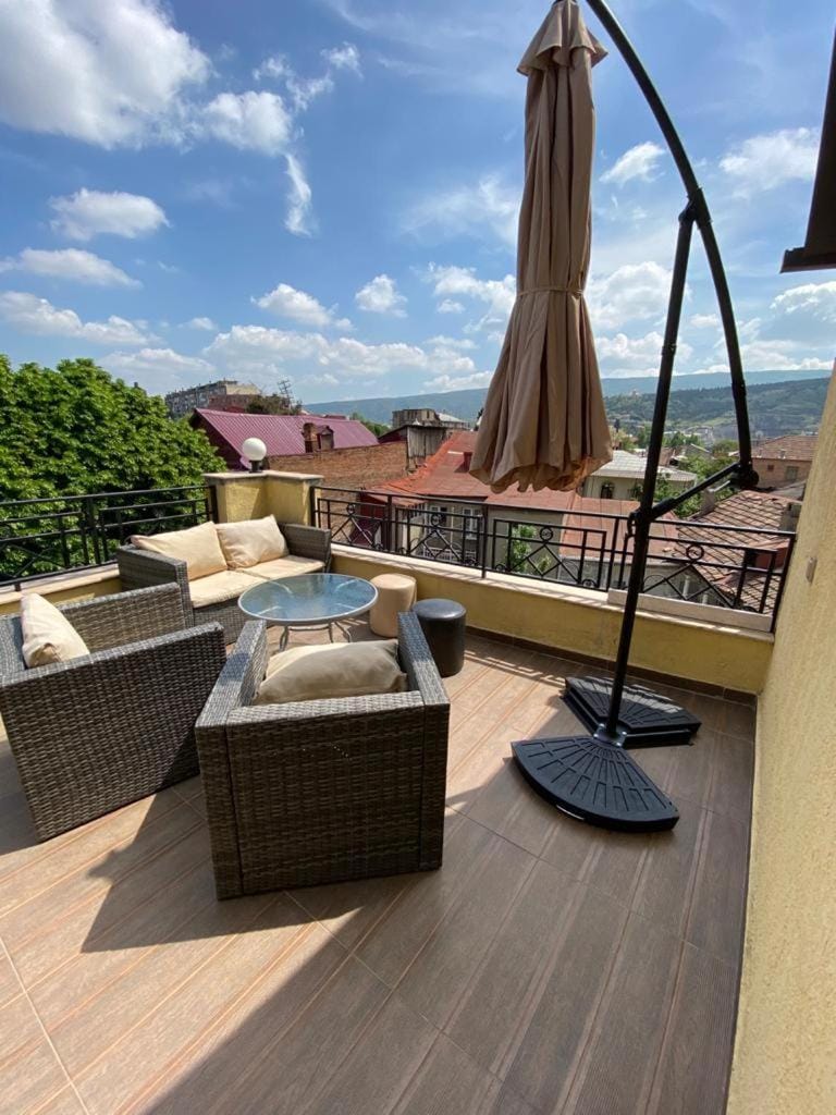 View (from property/room), Balcony/Terrace, City view