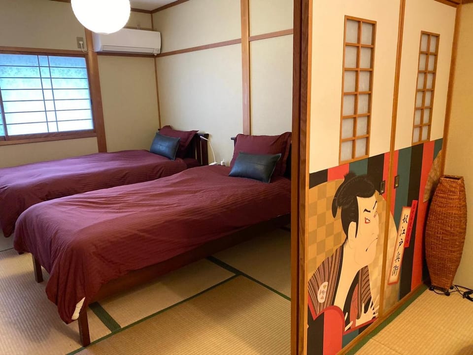 Photo of the whole room, Bedroom