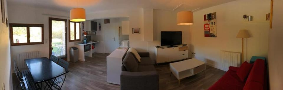 Living room, Seating area, Dining area, kitchen