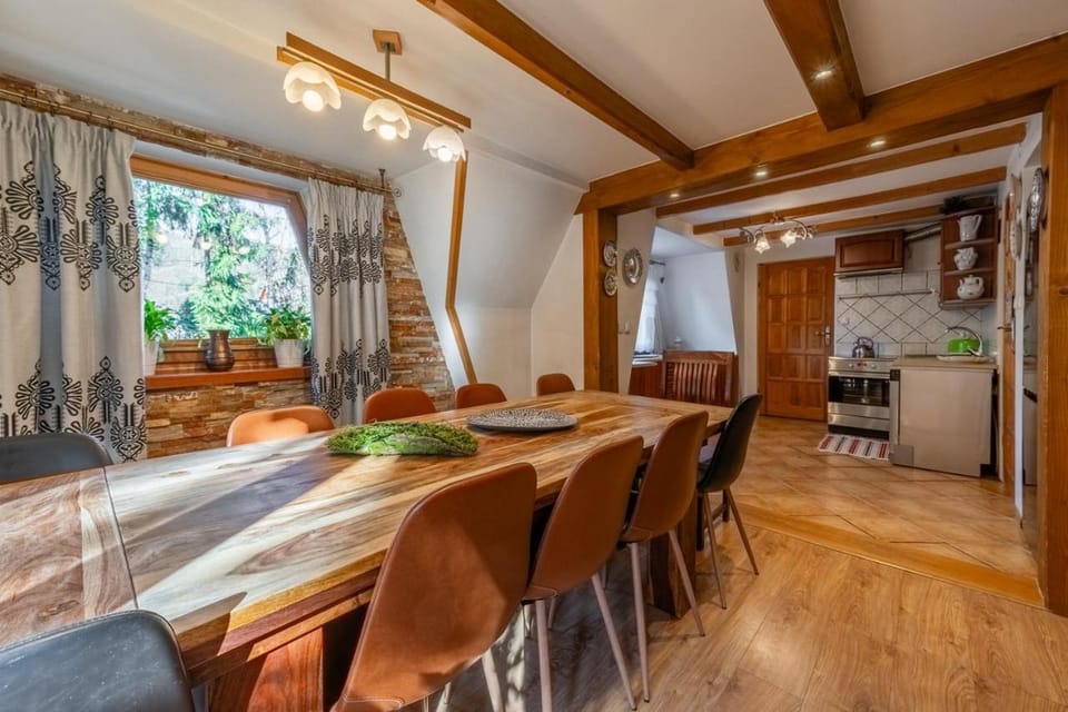 Kitchen or kitchenette, Living room, Seating area, Dining area, pet friendly