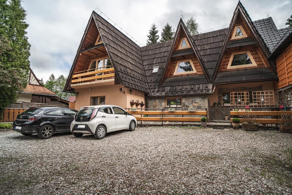 Property building, Day, Location, Parking