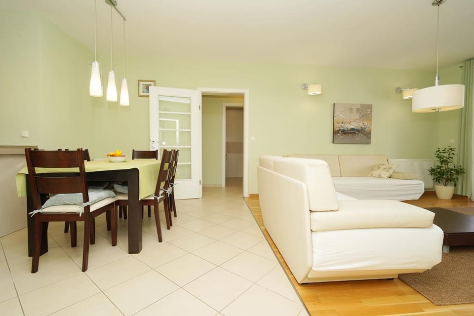 Living room, Dining area, air conditioner