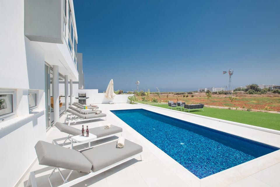 Sea view, Swimming pool