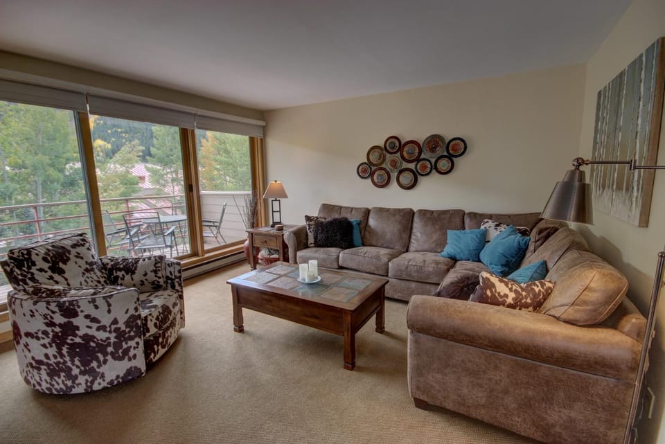 Ski Run 201 by SummitCove Lodging in Colorado House in Keystone