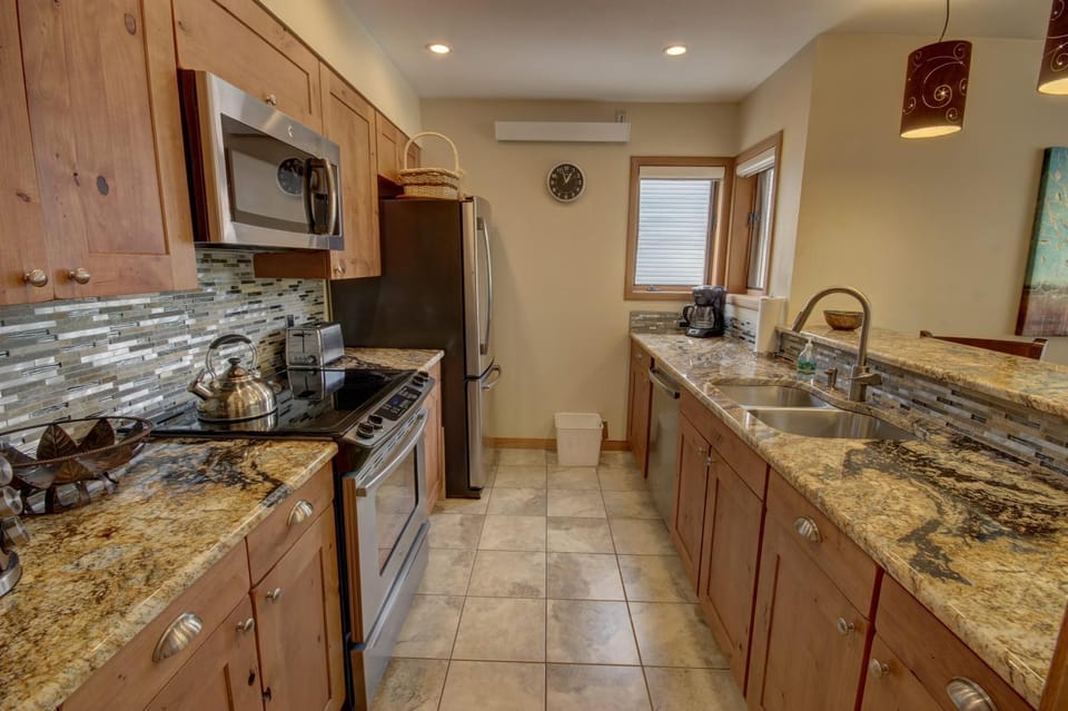 Ski Run 201 by SummitCove Lodging in Colorado House in Keystone