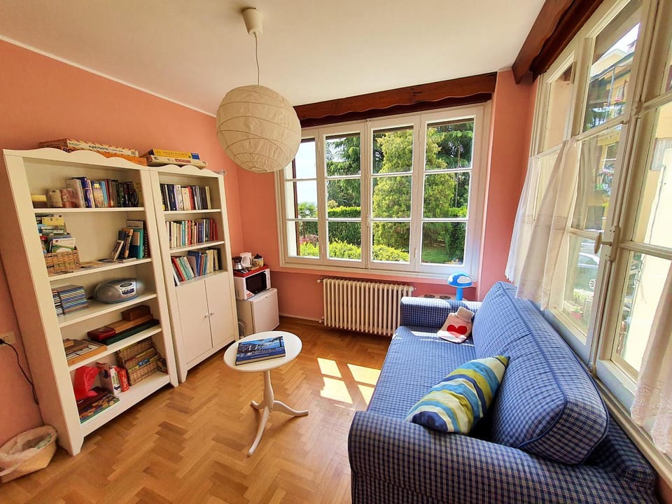 Communal lounge/ TV room, Living room, Photo of the whole room, Seating area