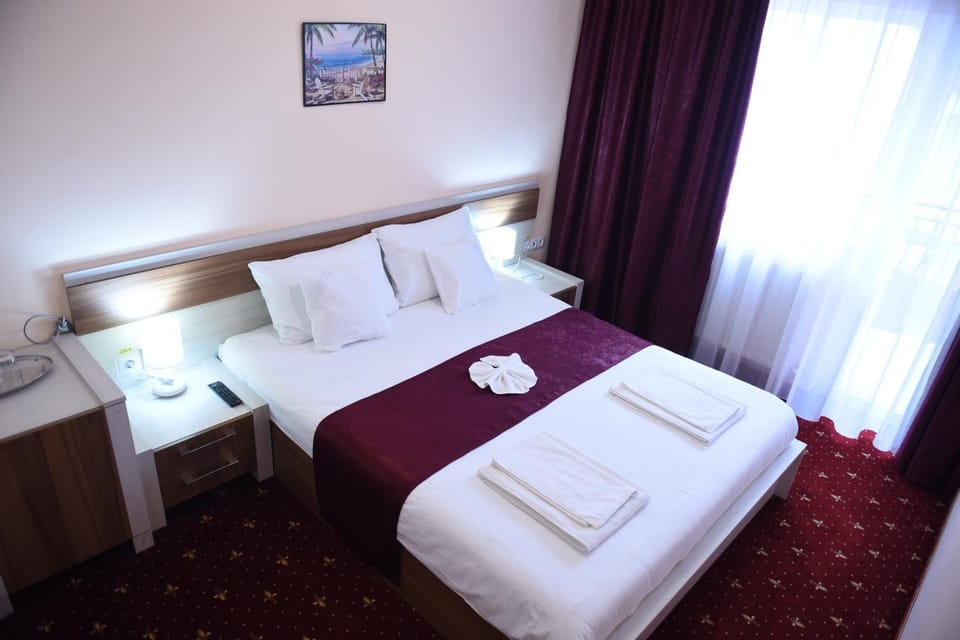 Bed, Balcony/Terrace, Bedroom