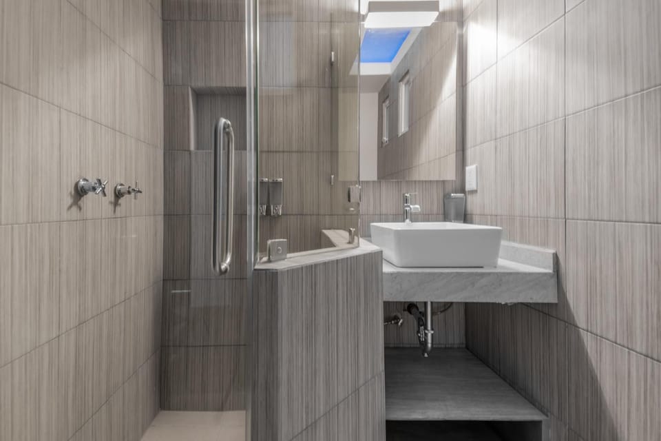 JUUB Newly Renovated cozy Studio @ La Roma Apartment in Mexico City