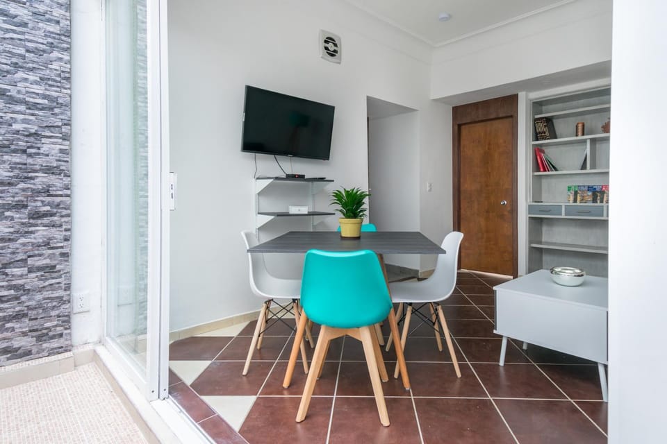 JUUB Newly Renovated cozy Studio @ La Roma Apartment in Mexico City