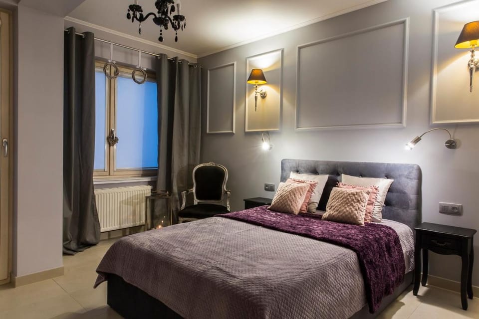 Bed, Other, Photo of the whole room, Decorative detail, On site