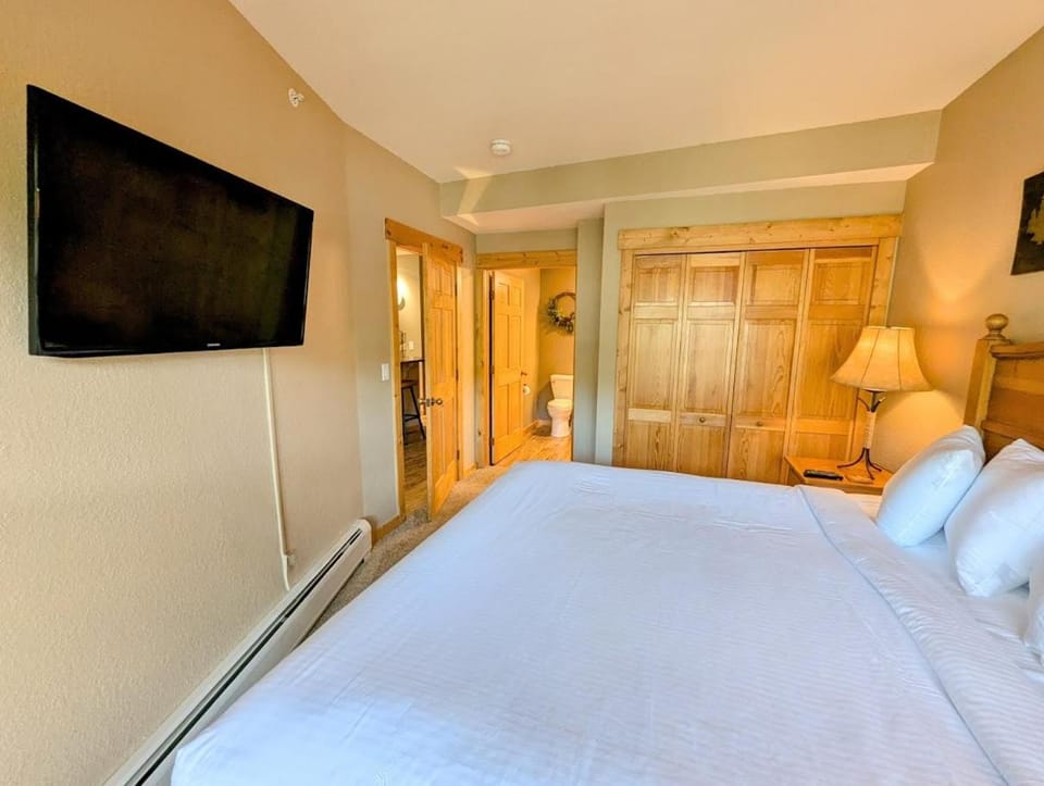 Tenderfoot Lodge 2673 by SummitCove Lodging in Colorado House in Keystone
