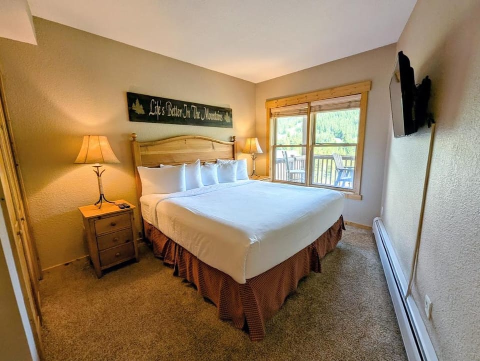 Tenderfoot Lodge 2673 by SummitCove Lodging in Colorado House in Keystone