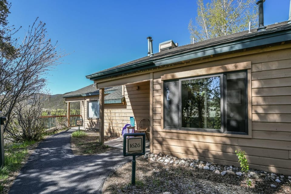 Quicksilver 1626 by SummitCove Lodging in Colorado House in Keystone
