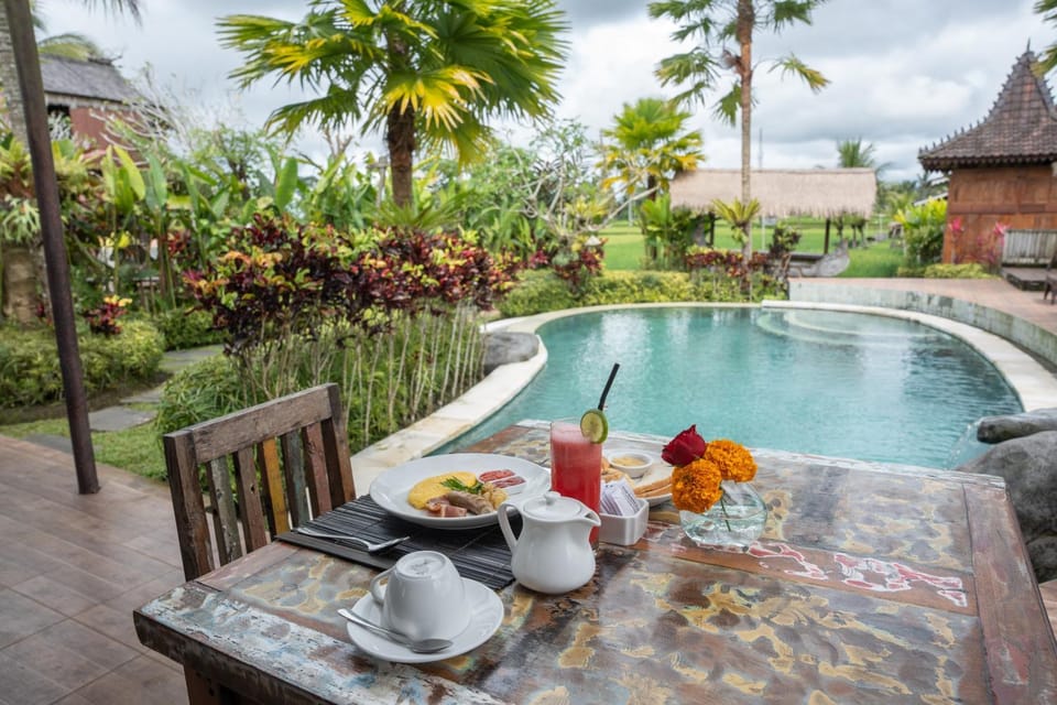 Natural landscape, Food and drinks, Food, Pool view, Swimming pool, Swimming pool, Breakfast