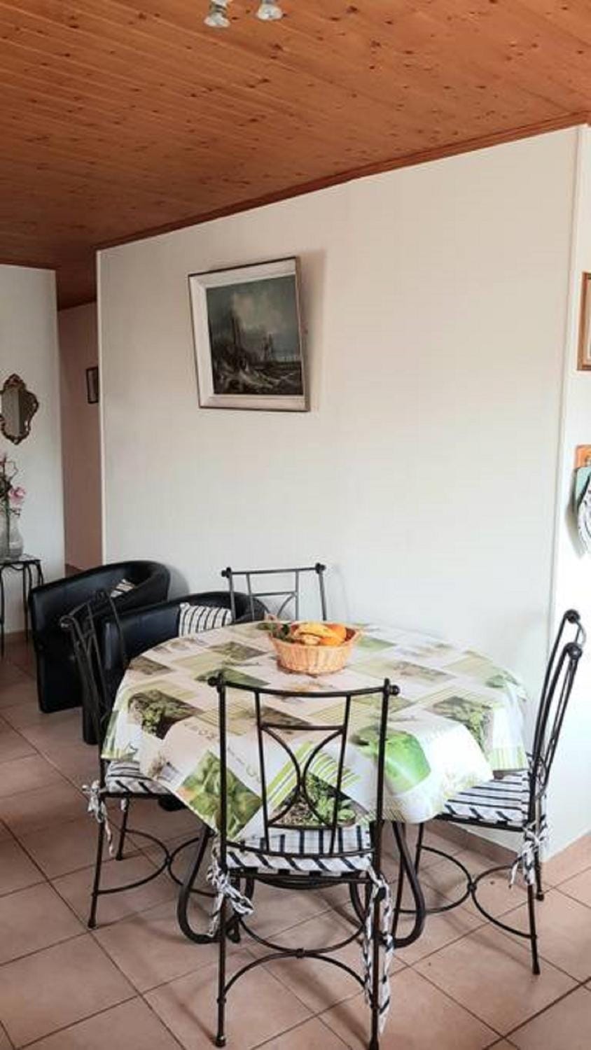 Maison Des Lys Apartment in Jonzac