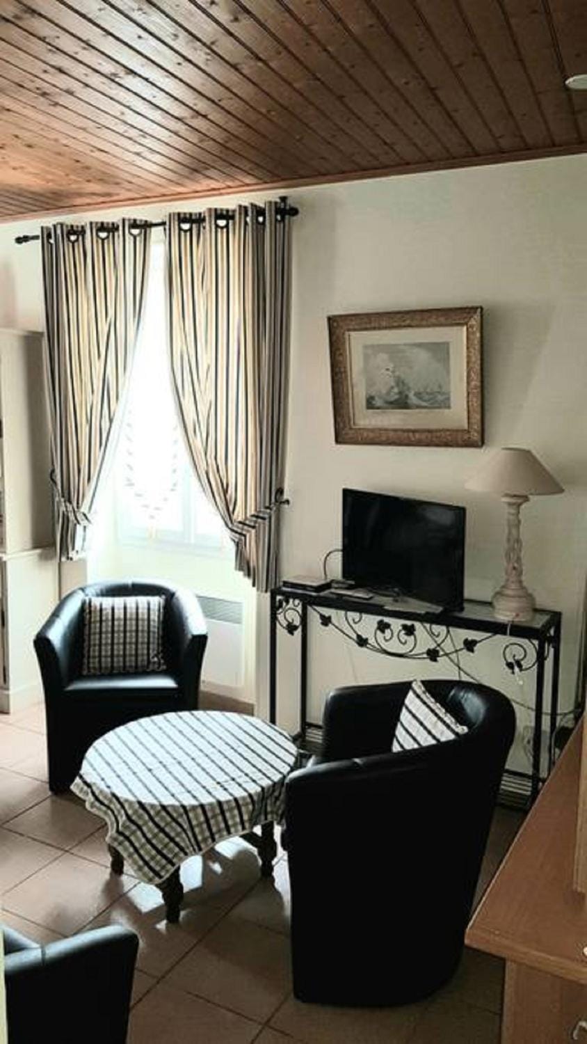 Maison Des Lys Apartment in Jonzac