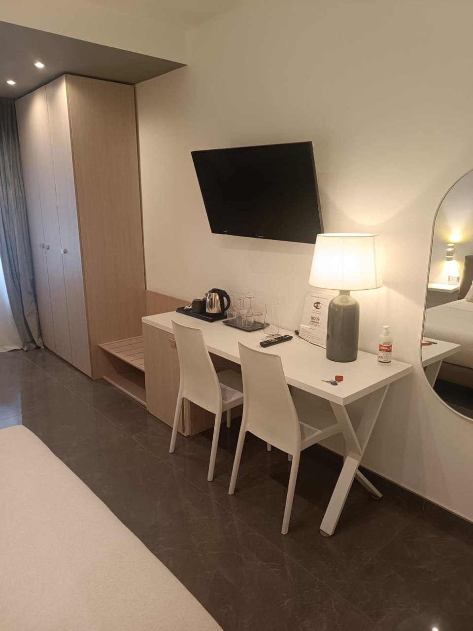 Bed, TV and multimedia, Photo of the whole room, Bedroom, minibar