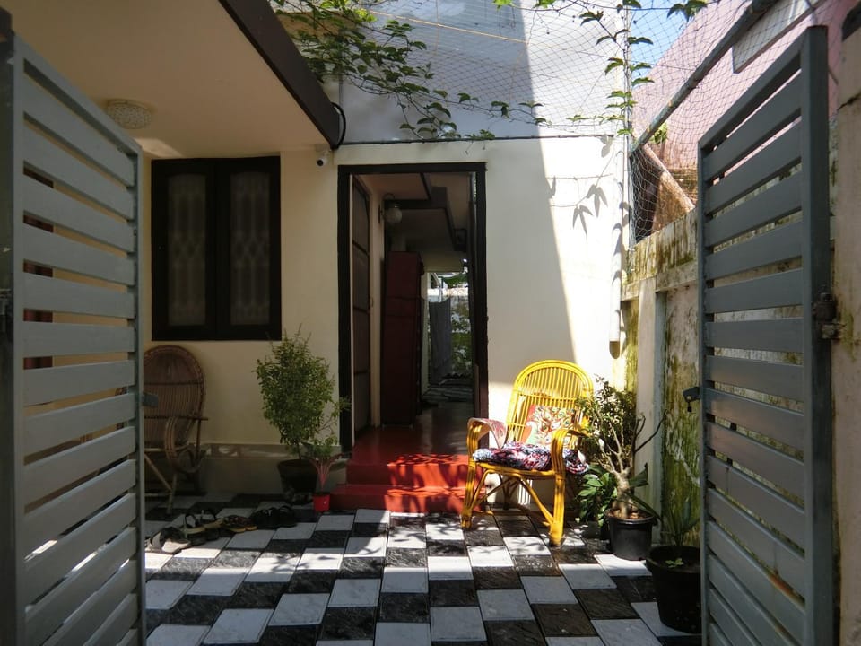 Facade/entrance