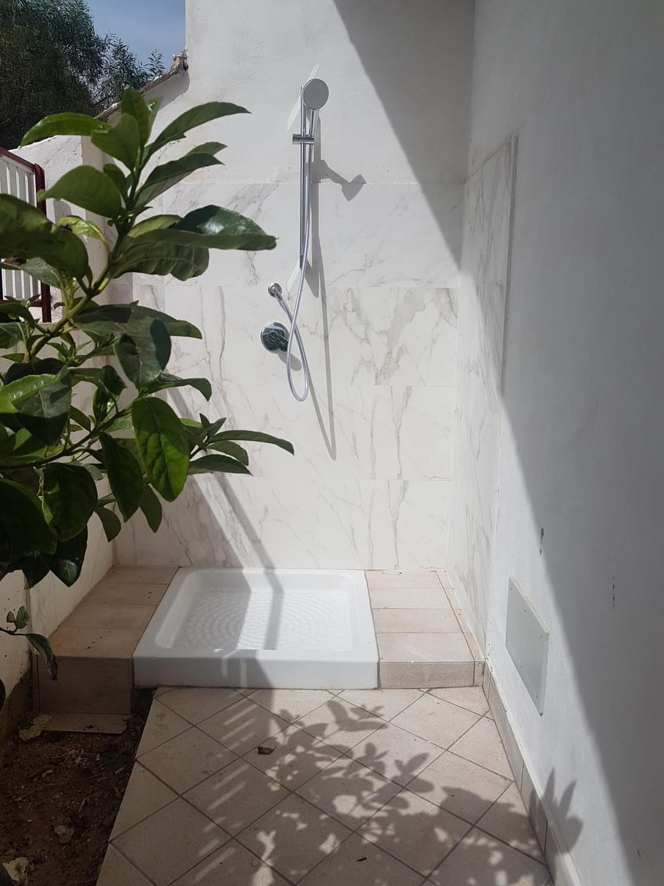 Shower, Area and facilities