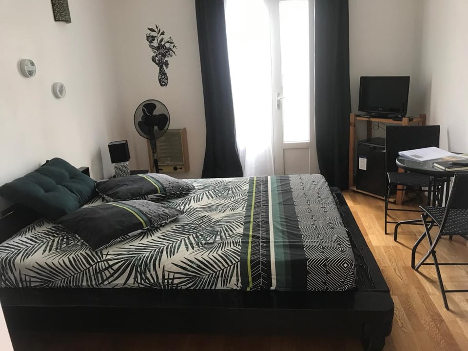 Chambre en Ardèche du Sud Bed and Breakfast in Provence-Alpes-Côte d'Azur