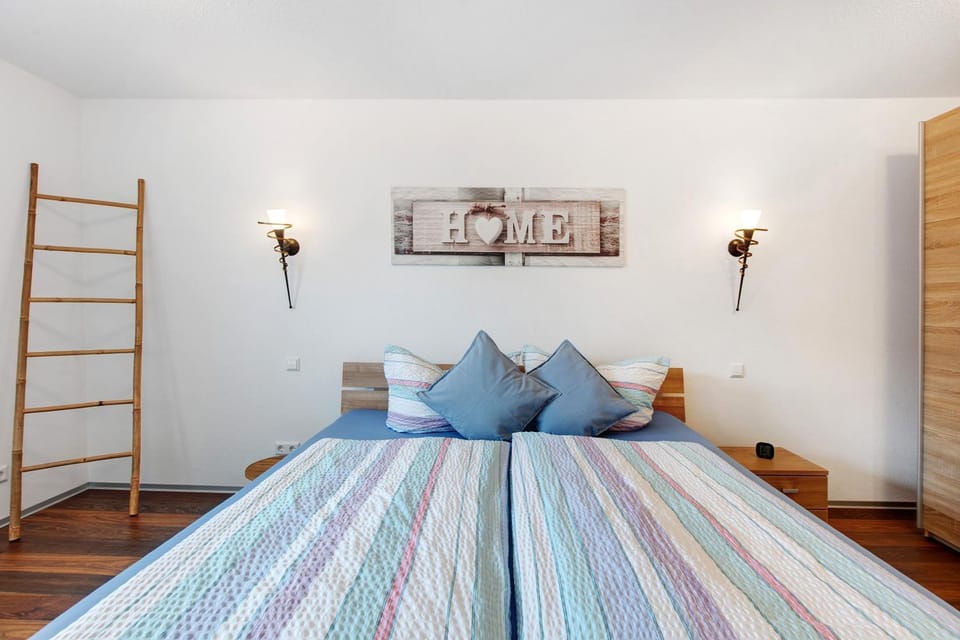 Living room, Bedroom