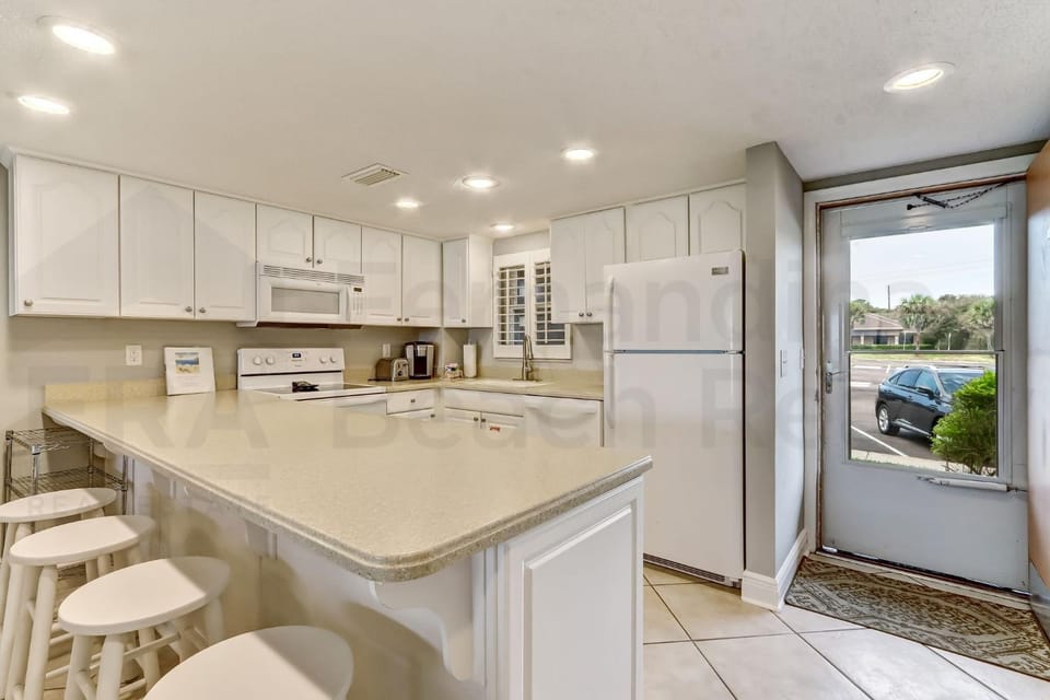 Panoramic Oceanview Condo Apartment in Fernandina Beach