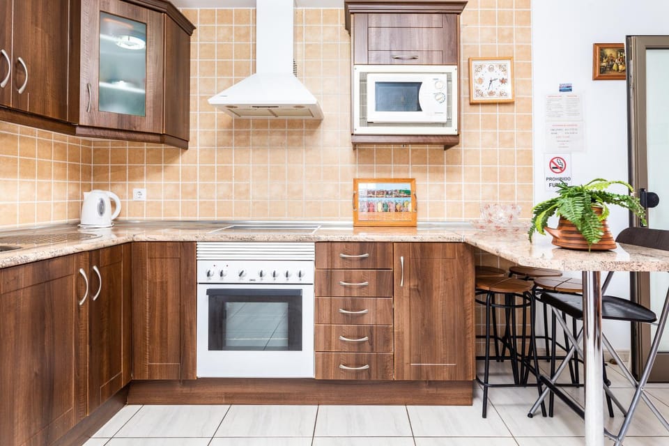 Kitchen or kitchenette, Living room