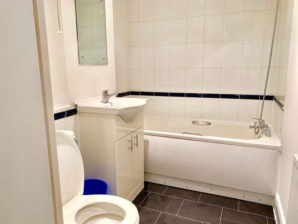 2 Bedrooms Modern Central London Apartment, Full Kitchen, 5 minutes Tube Station Apartment in London