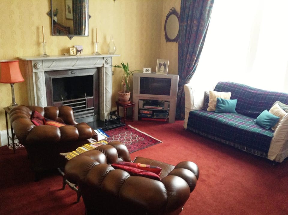 Day, Living room