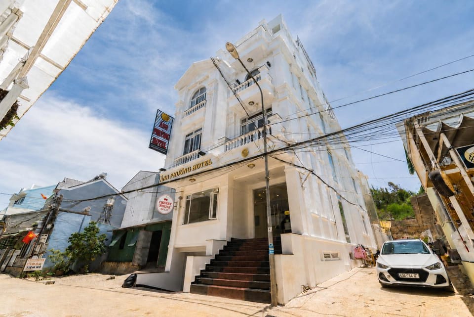 Facade/entrance, Balcony/Terrace