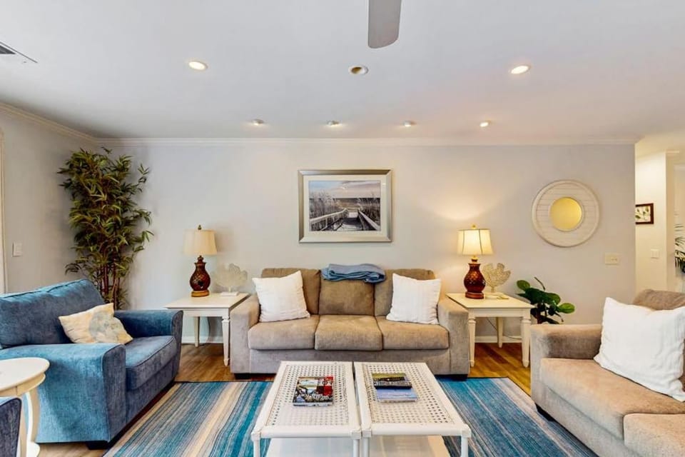 28 Tupelo Road House in Hilton Head Island