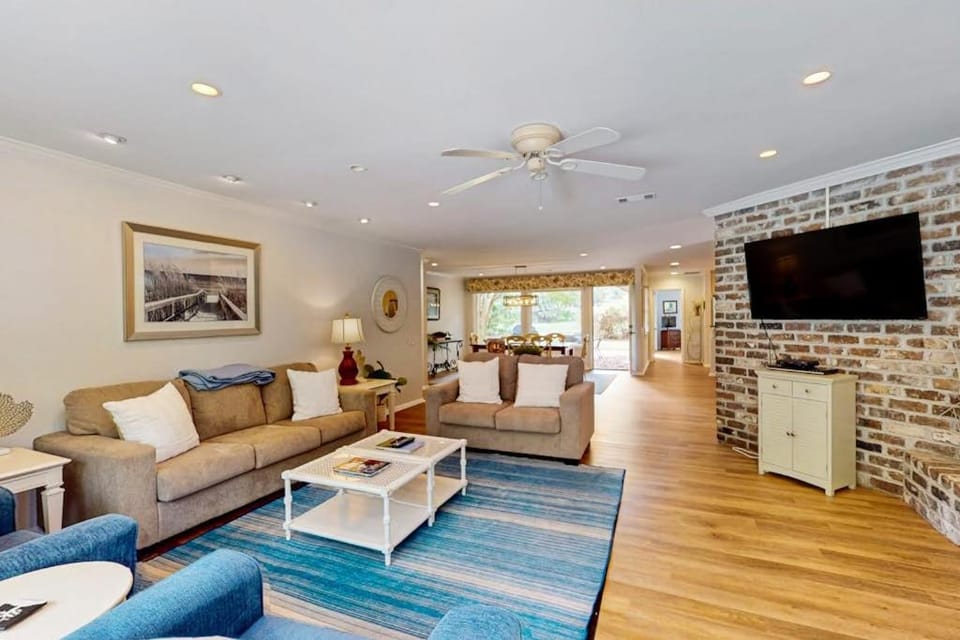28 Tupelo Road House in Hilton Head Island
